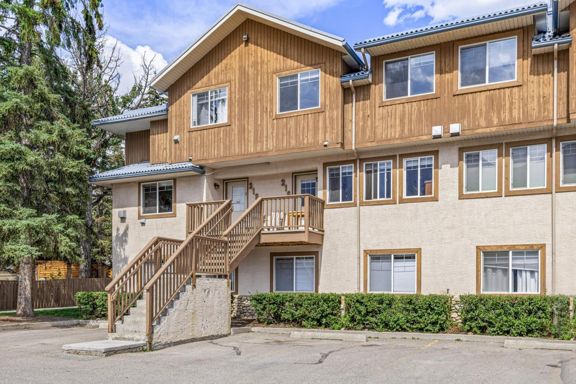Апартаменты B212 Hot Tub, Ac X3, Parking, 2 Min To Banff Gate Канмор Экстерьер фото