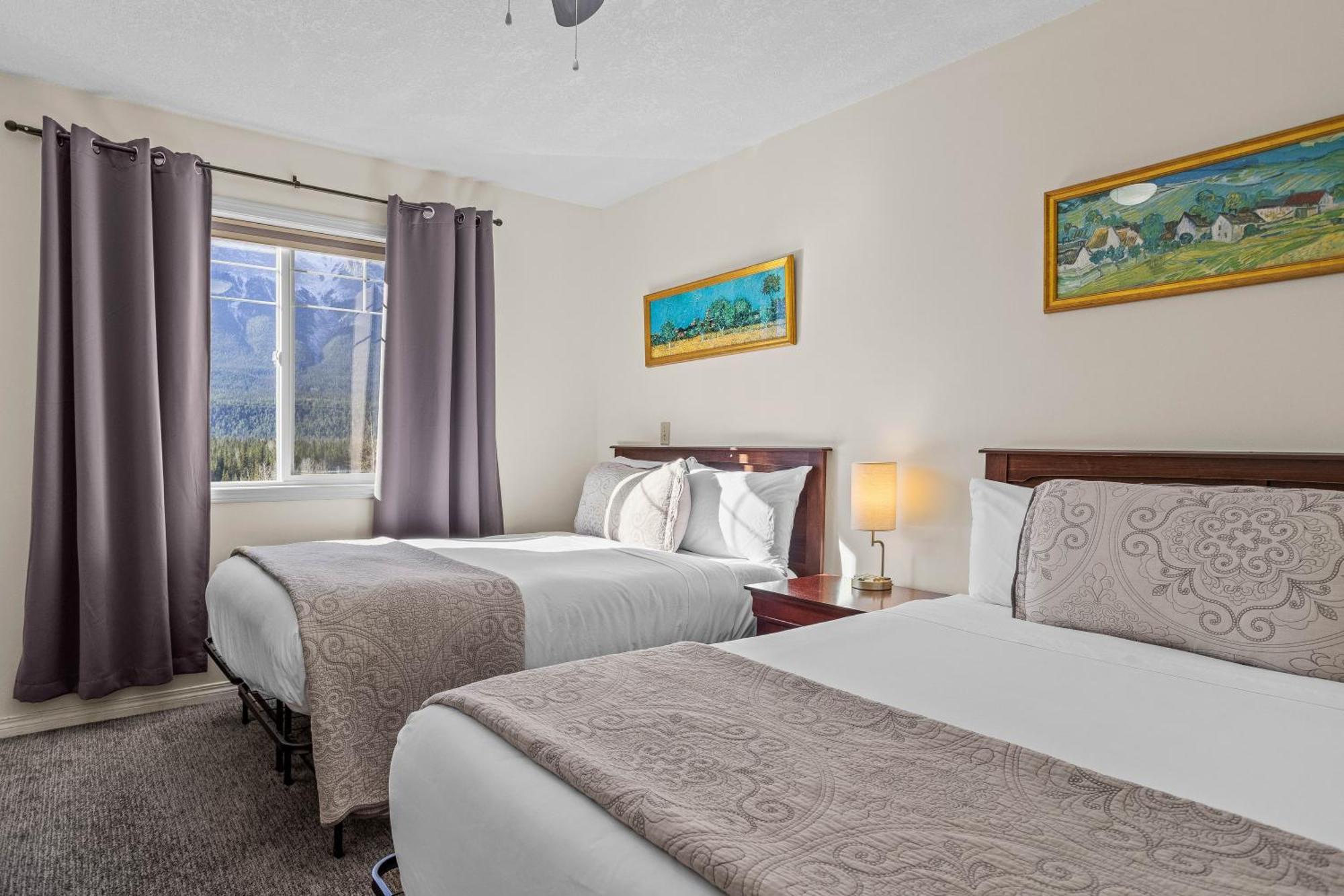 Апартаменты B212 Hot Tub, Ac X3, Parking, 2 Min To Banff Gate Канмор Экстерьер фото